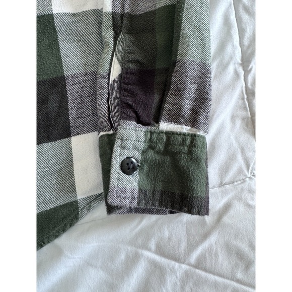 American Eagle Flannel Green Black, White Plaid button down shirt Size Small EUC - Picture 7 of 10